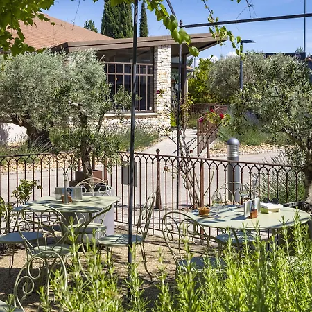 Hotel Terre De Provence &