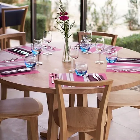 Hotel Terre De Provence & 3*