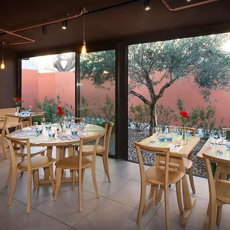 Hotel Terre De Provence &